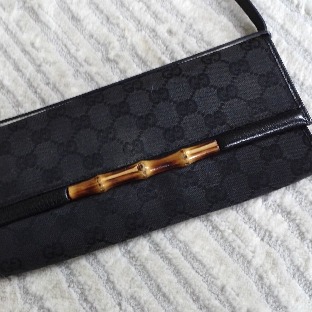 AUTHENTIC GUCCI BLACK PURSE W/BAMBOO